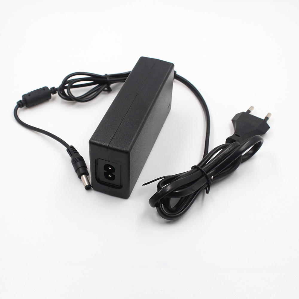 Adaptateur secteur universel 1 - Desk Setup Speakers avis et prix