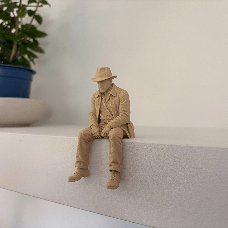 Statue d'explorateur beige mat - Desk Setup Modern avis et prix