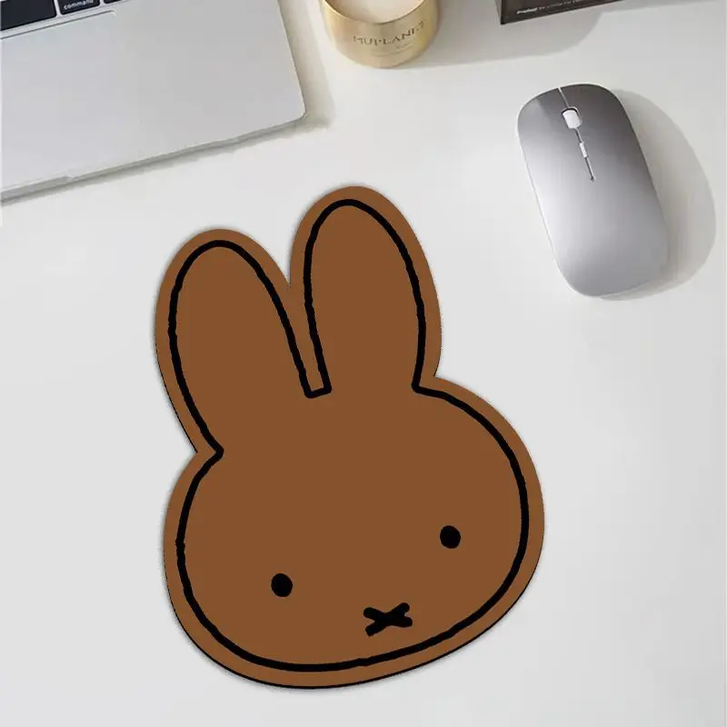 Tapis de souris en forme de la - Desk Setup Cozy avis et prix