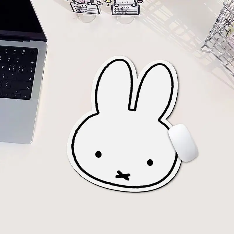 Tapis de souris en forme de la - Desk Setup Cozy avis et prix